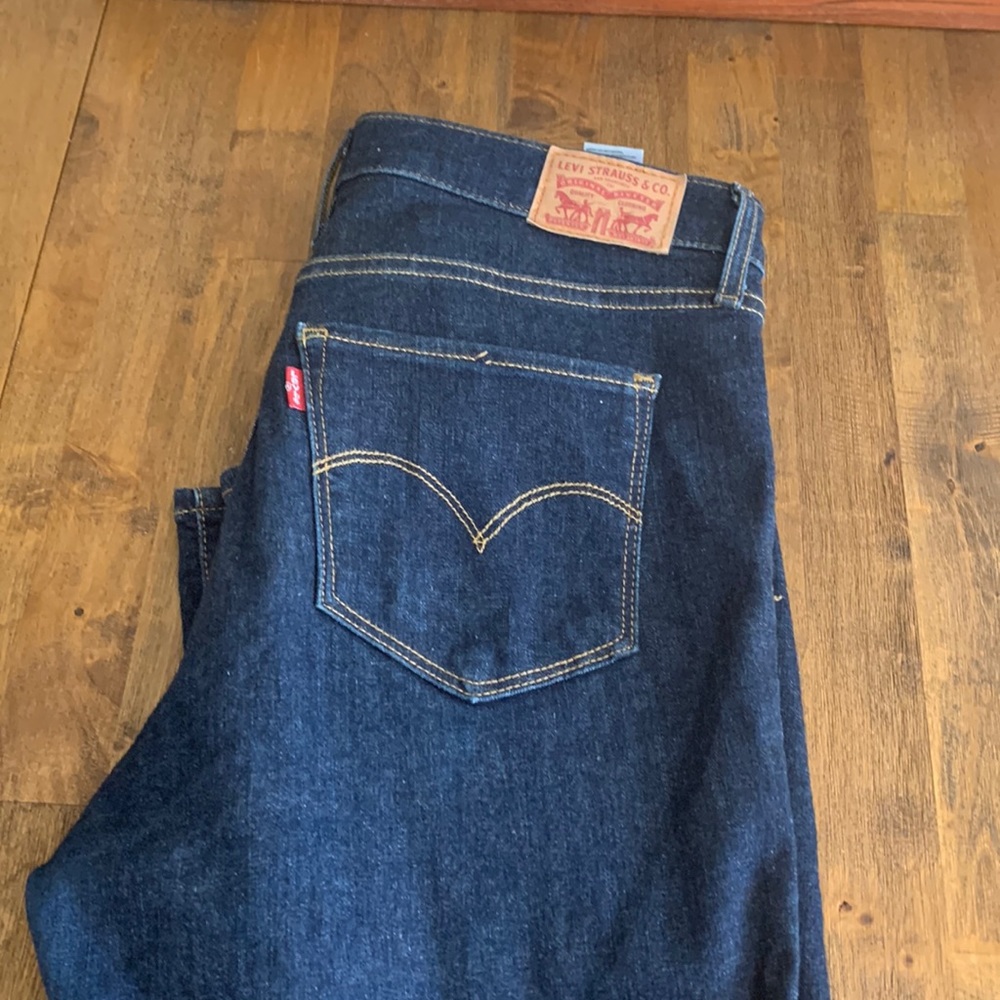 Size 10 Levi pants , worn but not my size